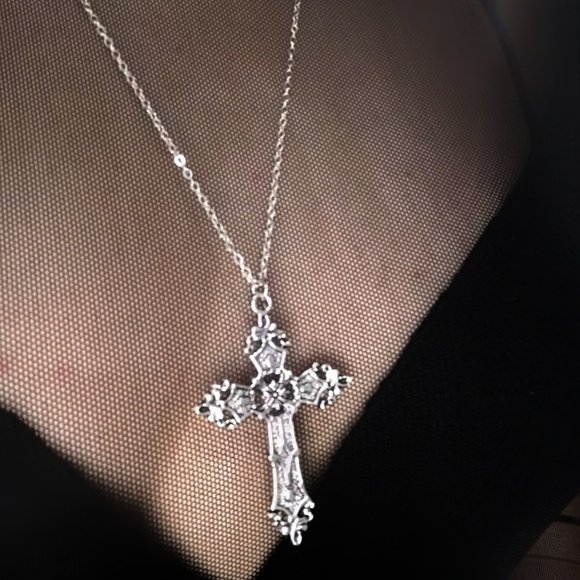 18" Silver Cross Necklace 021 - Picture 2 of 3